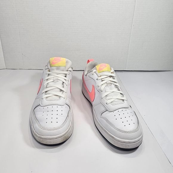 Nike White and Pink Sneakers - Picture 8 of 8